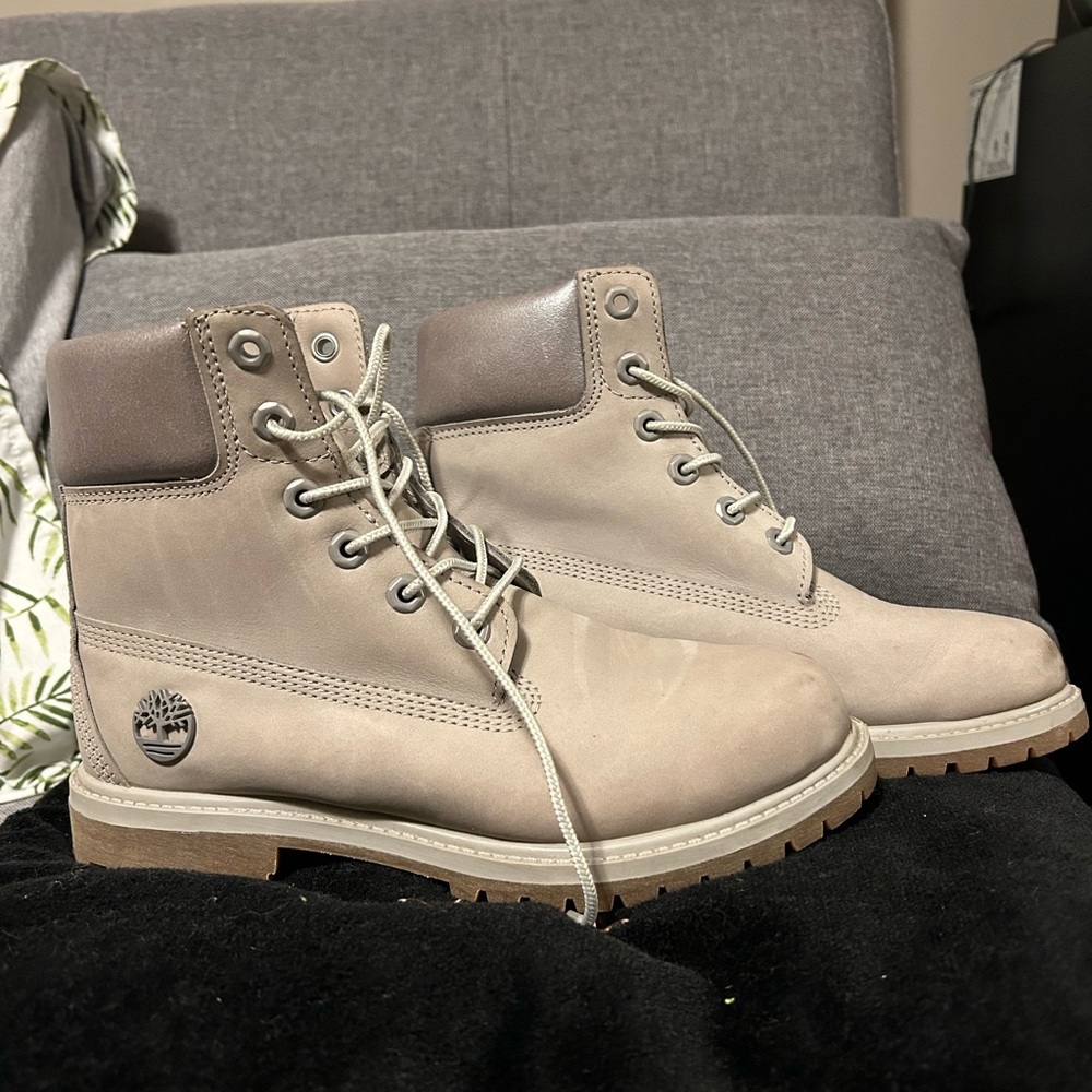 Grey Timberlands size 7M great condition